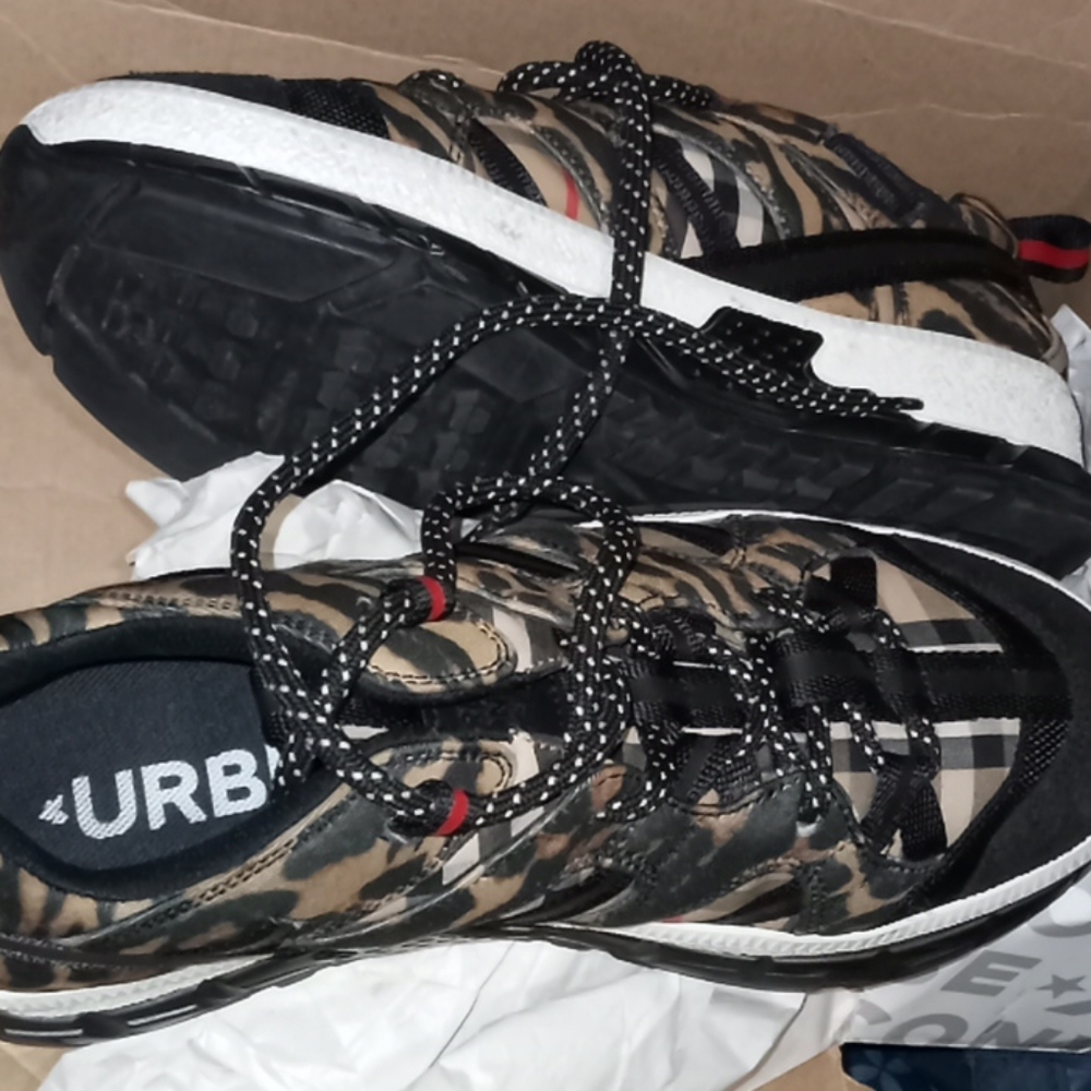 COPY - Burberry shoes